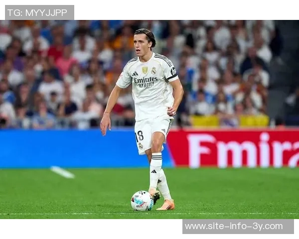 巴萨助教谈卡雷拉斯防守能力称上赛季全胜本菲卡信心十足